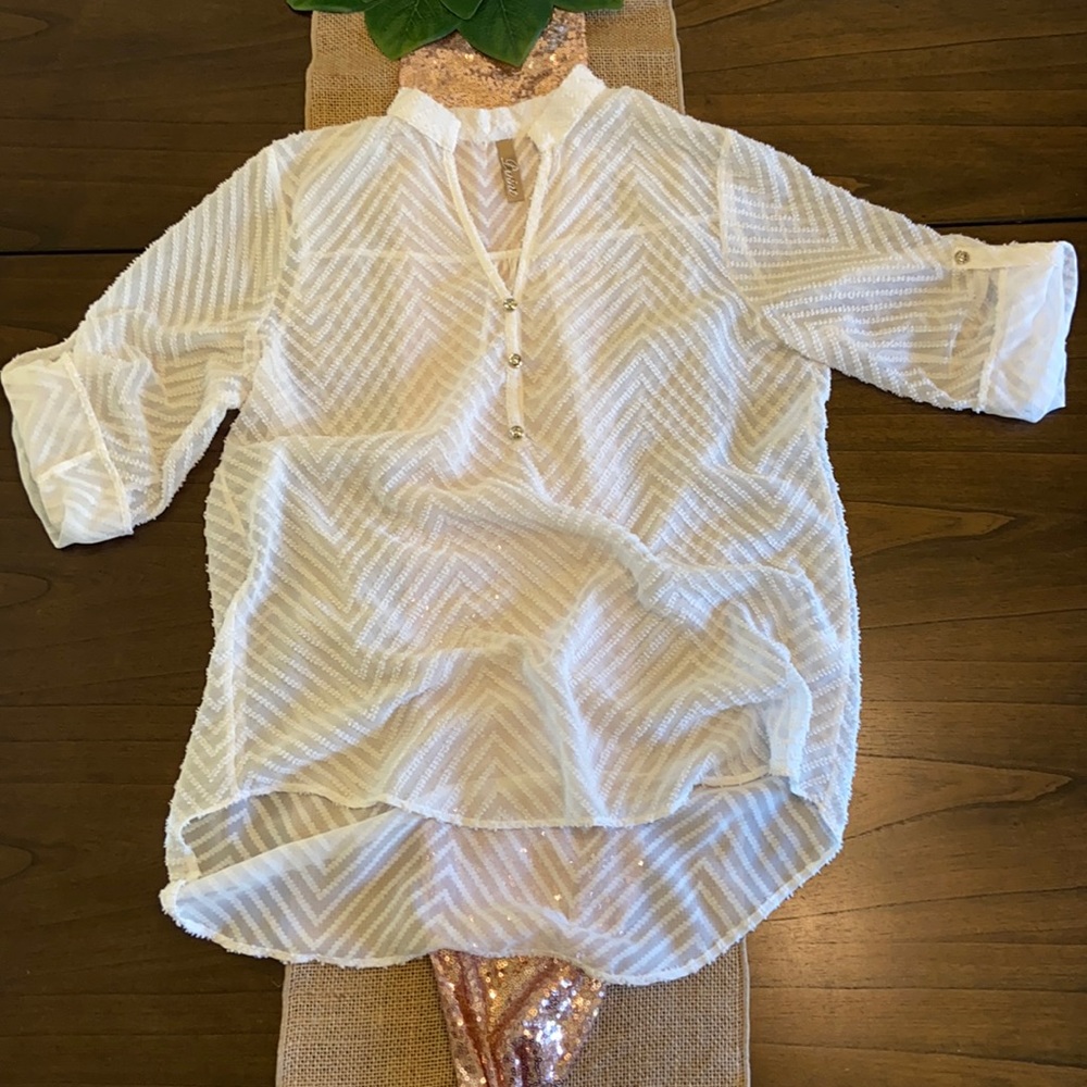 ⚡️FLASHSale⏱️ Women’s Point Chevron Blouse